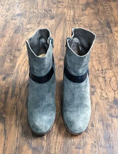 Coclico • suede ankle boots grey leather harness strap stacked high heel bootie Size 7.5