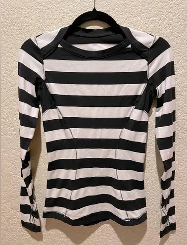 Lululemon  Base Runner Long Sleeve in Straightup Stripe Black White