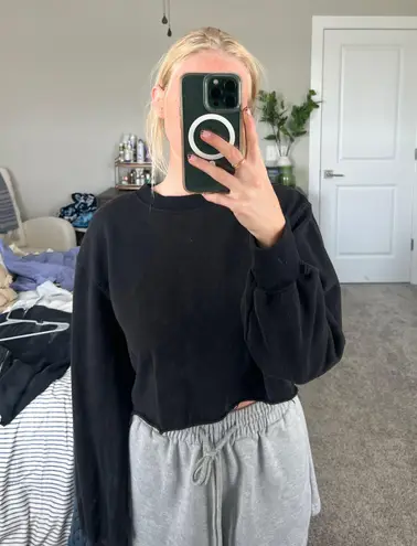 H&M Cropped Black Crewneck