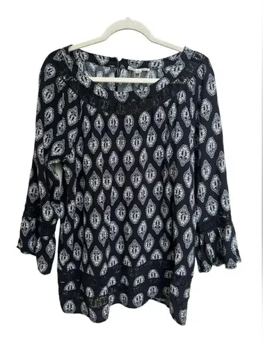 Honey Punch  Long Sleeve Blouse Black & White Bell Sleeves size 1X‎