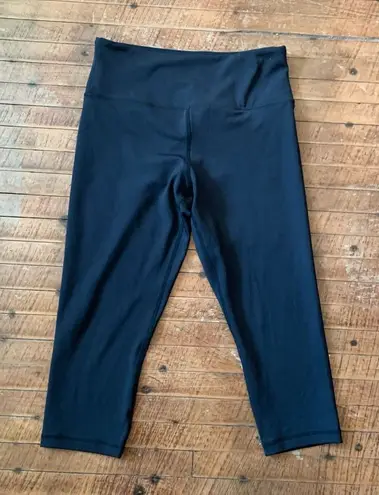 Zyia black cropped 6-8 athletic high impact workout leggings