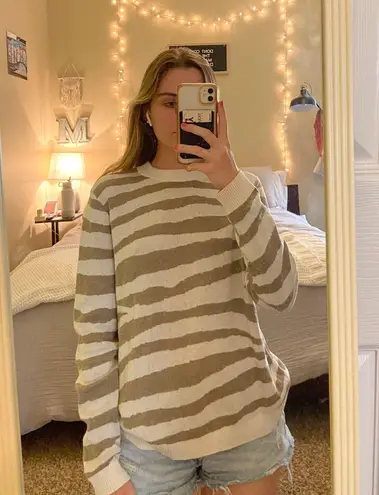 A New Day Taupe And White Oversized Zebra Sweater 