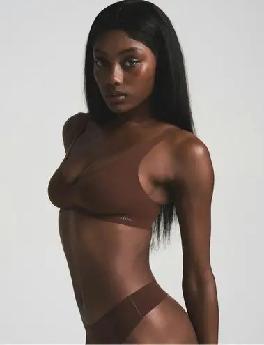 SKIMS Naked Plunge Bralette Wireless Bra in Cocoa