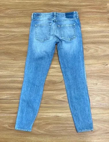 Amo Twist Distressed Ankle Blue Jeans in Sweet Cheeks Wash Size 26 Inseam 28.5"