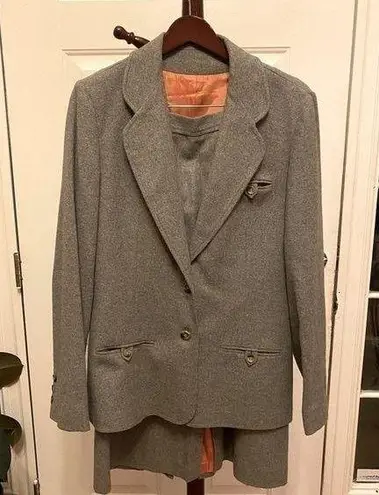 100% wool grey 2 piece skirt suit Vintage Gray Size undefined