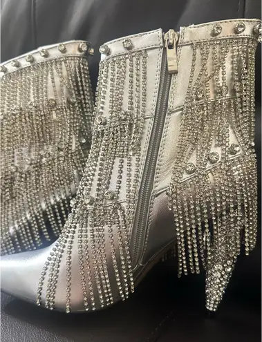 AZALEA WANG JAMILA DRIPPING DIAMONDS SILVER FRINGE BOOTIE SIZE 7.5 NWT