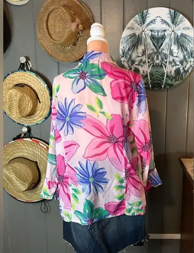 Laura Scott Feisty Pink Floral Button up 1X