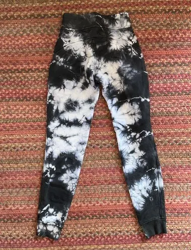 Lululemon NWOT  GREY TIE DYE JOGGER SWEATPANTS