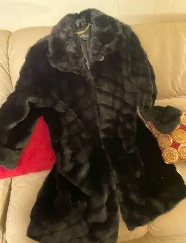 Dennis Basso Stunning Faux fur