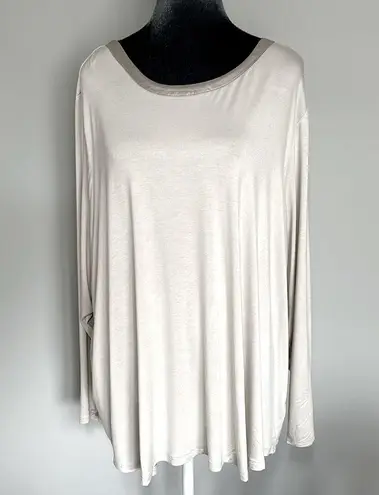 T Tahari Women’s NWT 3X cream soft long sleeved rayon top w/ satin neckline trim