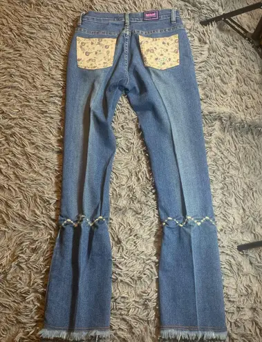 Bubblegum Vintage Y2K  blue flaired raw hem floral patch pocket jeans sz 5/6