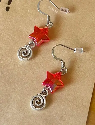 Handmade star & swirl dangle earrings⭐️❤️
