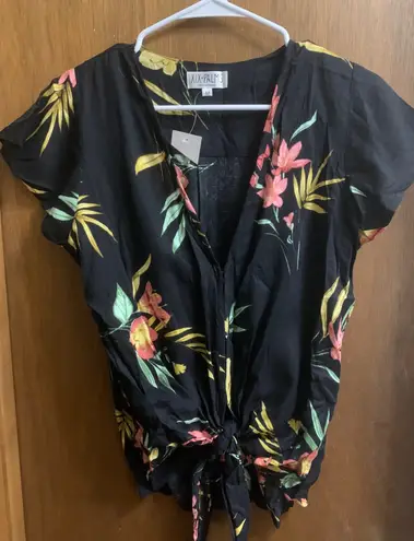 XIX PALMS Honolulu Hawaii Womens Black Floral Tie Front Short Sleeve Top Size M Size M