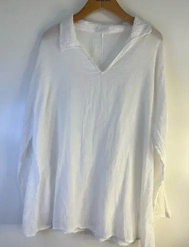 Made in ITALY. 100% cotton.Casual White V