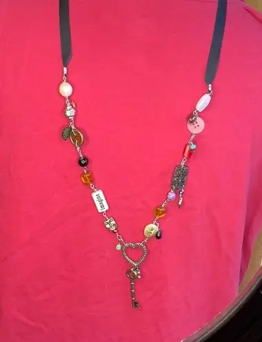 Necklace found objects Black