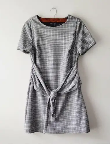 Lulus  black & white micro‎ plaid short sleeve mini dress w/ front back wrap tie