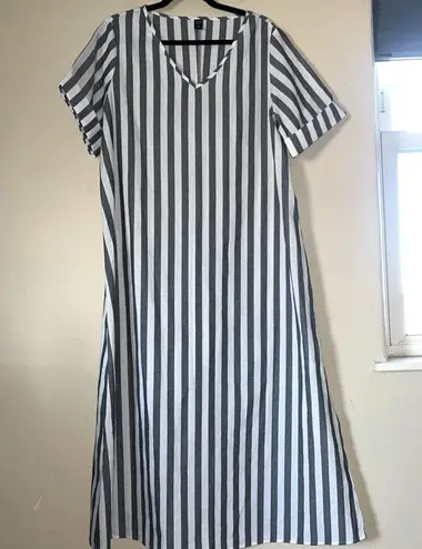Emery Rose Grey And White Vertical Stripe Short Sleeve Maxi Dress Sz XL Black