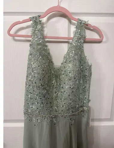 NWT Lavetir Beaded Lace Corset Back Chiffon Maxi Formal Gown in Mint Green, 16 Green