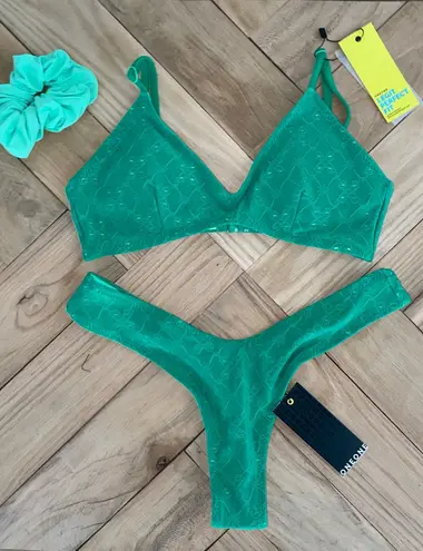 New ONEONE Cheeky Bikini Two Piece Swimsuit with Scrunchies Size S/M Green