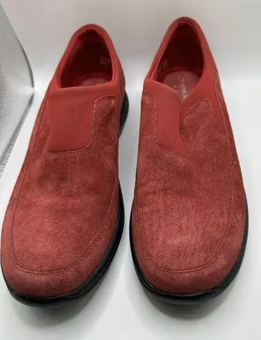 Covington Womens Size 7M Red Suede Leather Slip On Shoes Pre Owned