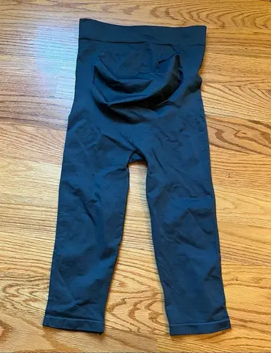 Blanqi Maternity Belly Support Crop Leggings size medium