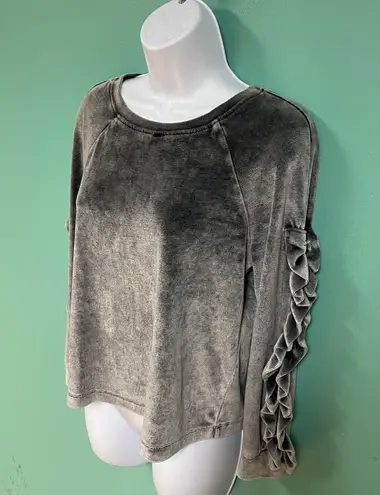 cupio Gray Velour Ruffle Sleeve Pullover