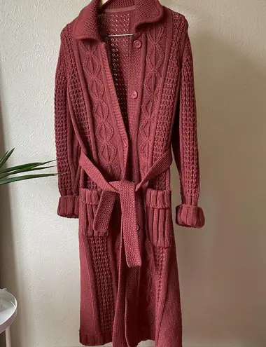 Stunning Palena 100% wool knitted made in Hong Kong long cardigan Red