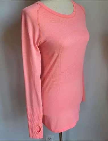 Lululemon  Swiftly Tech Long Sleeve Crew Heathered Very Light Flare Top, Size 6