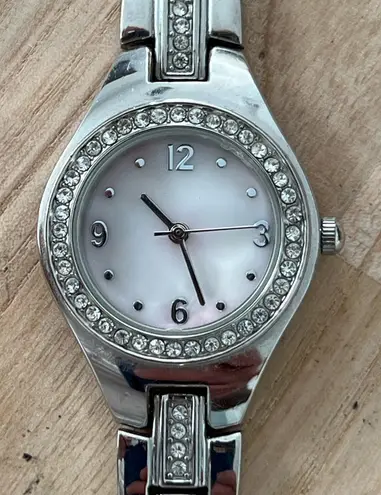 FMD Crystal and Pearl Ladies Watch Crystal Embedded Pearl Dial New Battery Silver