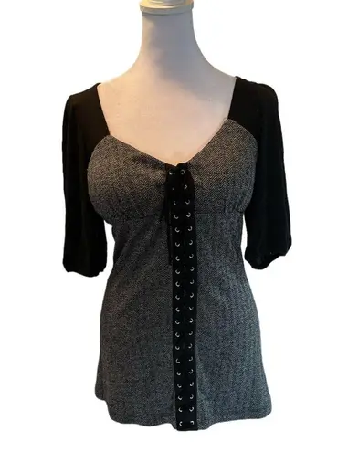 Pretty Good Short Elastic Sleeve Tie Down Front Gray & Black Long Stretchy Top L