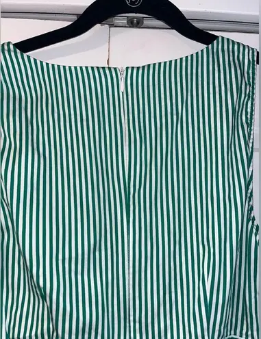 BB Dakota  Green and White Striped V Neck Dress With Belt Size 4 B43‎