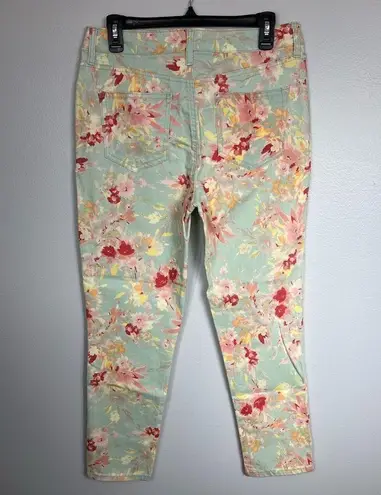 Bandolino ❄️ Mandie Crop Floral Jeans