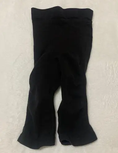 SKIMS Mid Thigh Sculpting Shorts S/M