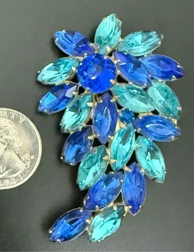 Vintage Unsigned Cobalt Blue & Teal Navette Marquis Rhinestone Leaf Brooch 20g.
