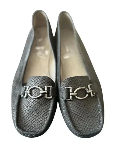 Aerosoles Women's black Loafers Size 8 Slip On with Silver Hardware