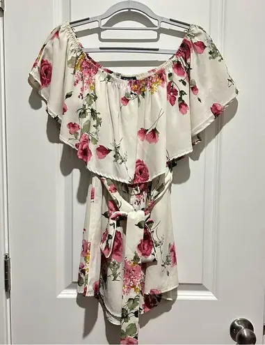 Off the shoulder floral ruffled hem romper Size M