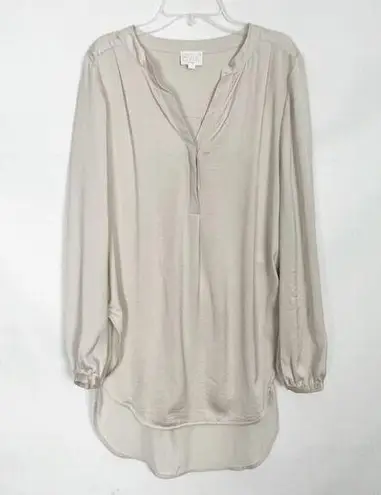 Violet+Claire  Women's Puff Sleeves 1/4 Button Top Size Medium