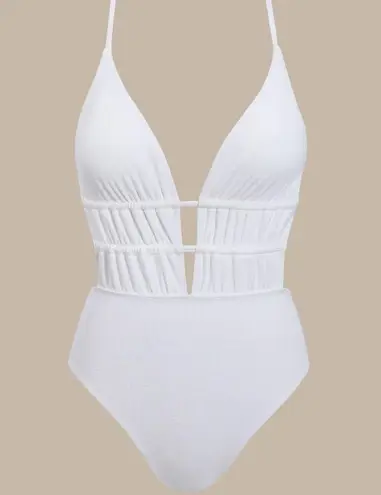 Berlook White Textured Plunge One