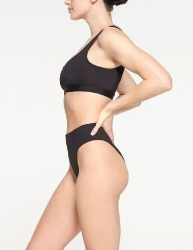 SKIMS SIGNATURE SWIM TANK BIKINI TOP SIZE LARGE ( sold out)