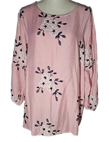 Kindred plus size blouse. Embroidered top..