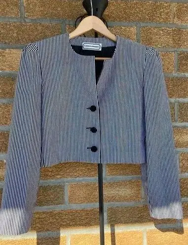 Carolina Herrera crop blazer size 8
