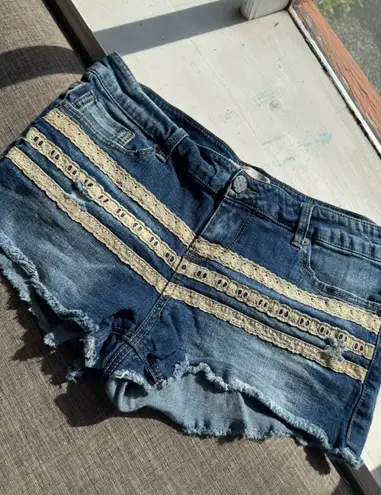 No Boundaries VTG  Lace Trim Distressed Jean Shorts Juniors 13 Boho Grunge Y2K