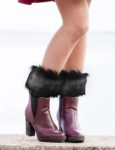 Capelli New York Black Faux Fur Boot Ankle Cuffs Warmers w/ Pom Poms