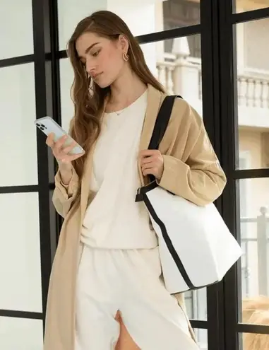 Walter Baker NWT Carly Bag, Canvas Vegan Leather Tote, New w/Tag Retail $198