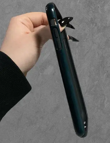 REDBUBBLE | NEW iPhone 11 Pro Max Flying Bats Black & Green Tough Phone Case