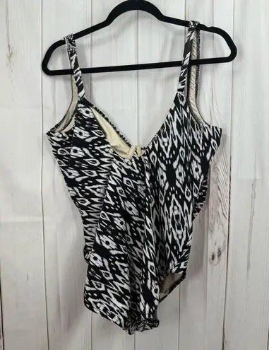 MiracleSuit Women’s 14 Black White Patterned One Piece Swim