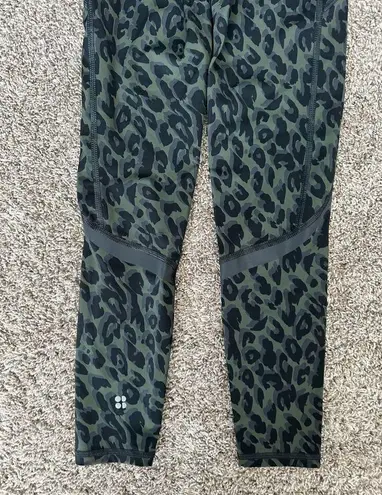 Sweaty Betty  Zero Gravity High Waisted 7/8 Running
Leggings Olive Leopard Print