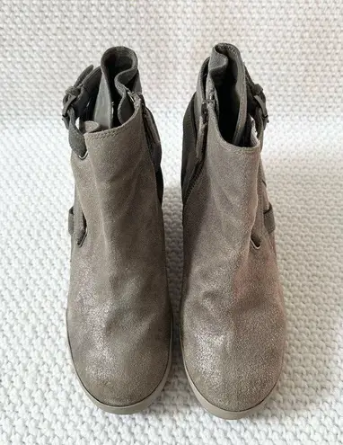 Eileen Fisher  Zest Mineral Metallic Silver Wedge Ankle Heel Strap Boots Shoes 7