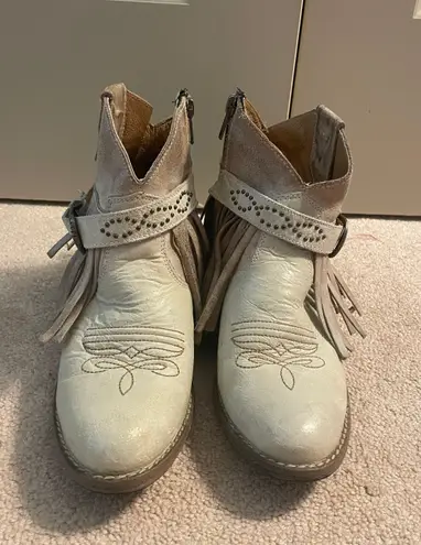 Cream Cowboy Boots White Size 8