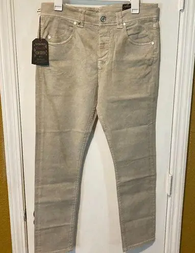 RaRe women's size 30 dirt distressed skull emblem stretch DHARLA 5 pocket jeans Tan